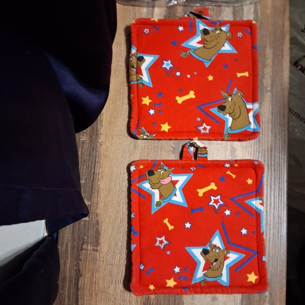 Vintage Scooby-Doo Potholders Set Of‎ 2 EUC AOP